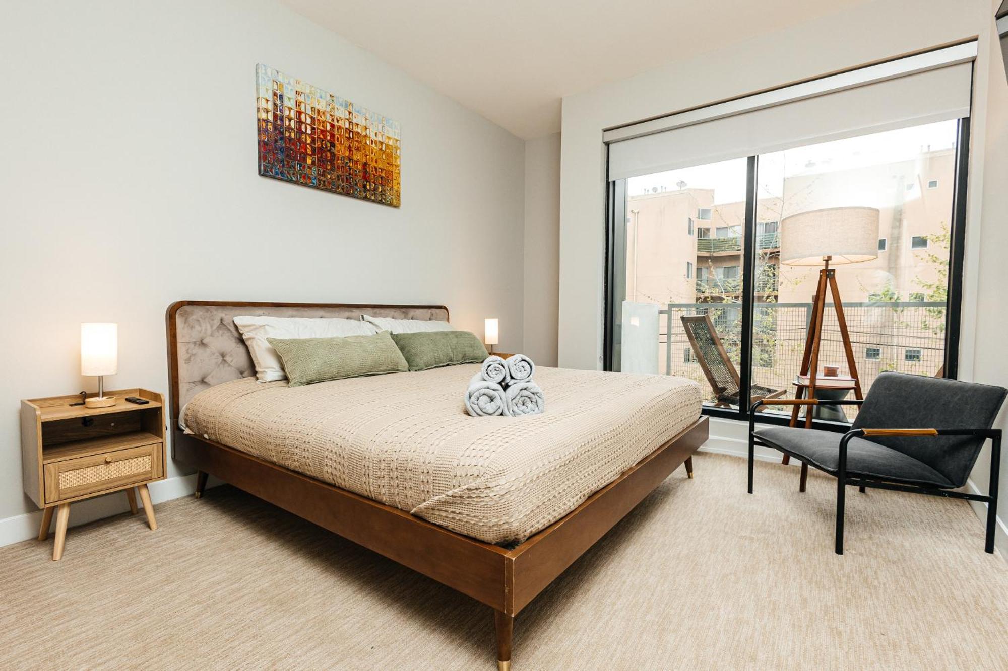 Apartment Magnificent Two Bedroom In West Hollywood *