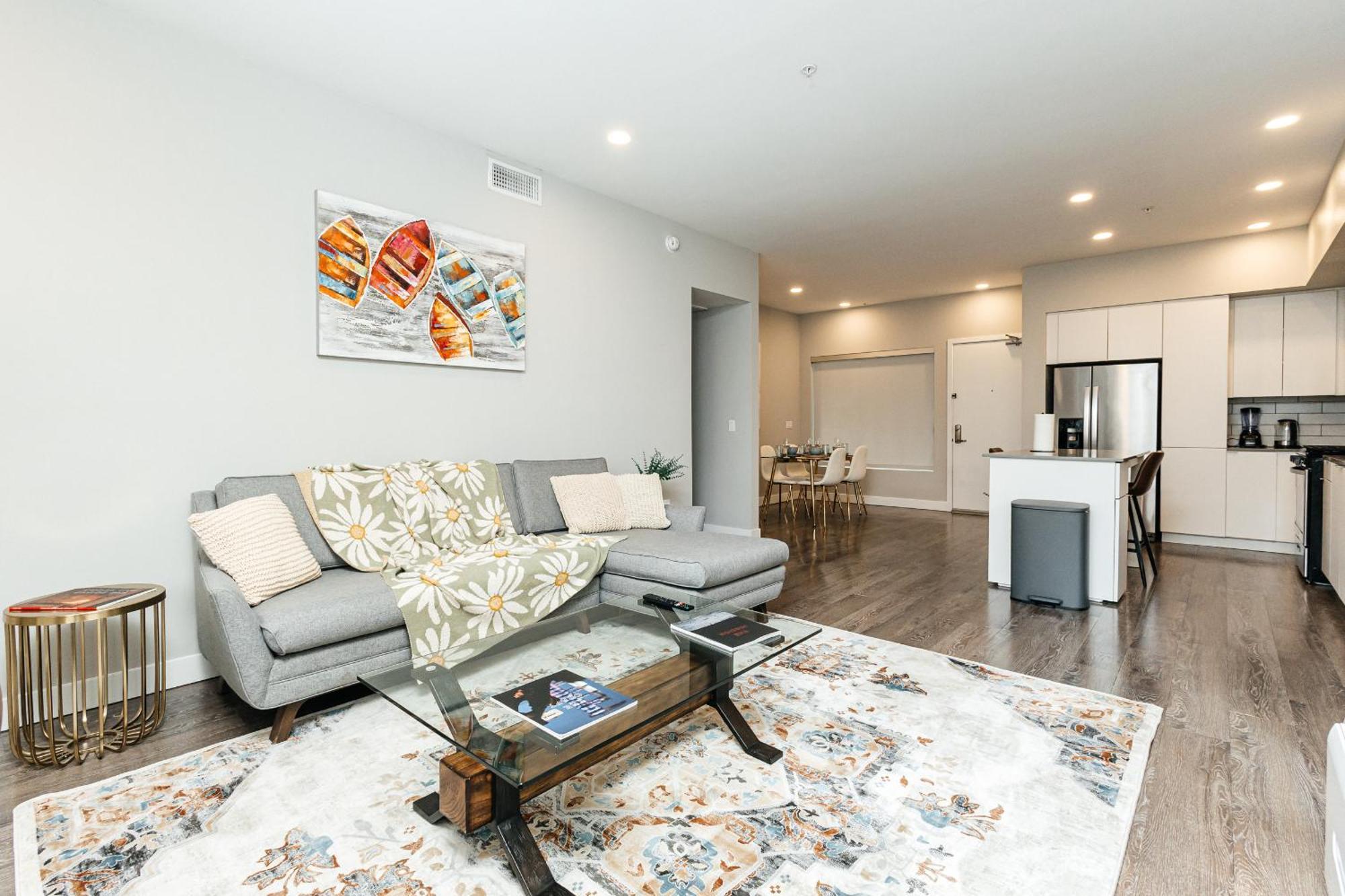 Magnificent Two Bedroom In West Hollywood Apartment Los Angeles
